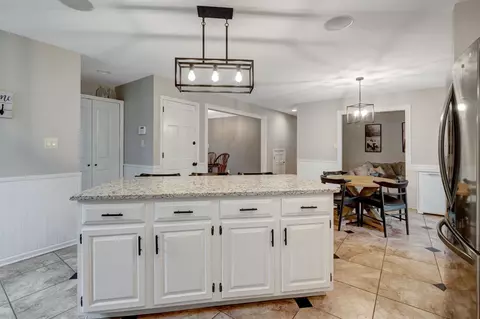 Kitchen - 2101 Masters Dr, Springfield, TN 37172 photo 4 of 4
