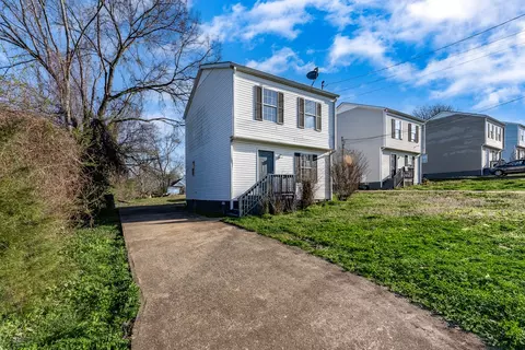 402 W 14th St, Columbia, TN 38401