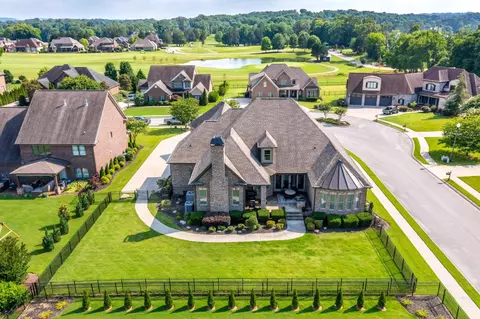 7930 Hampton Cove Dr, Ooltewah, TN 37363