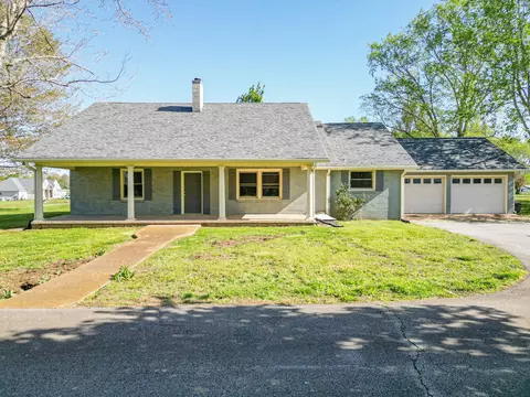 954 S Cross Bridges Rd, Mount Pleasant, TN 38474