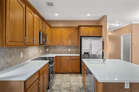 Kitchen - 2021 Morrison Ave, Spring Hill, TN 37174 photo 4 of 8