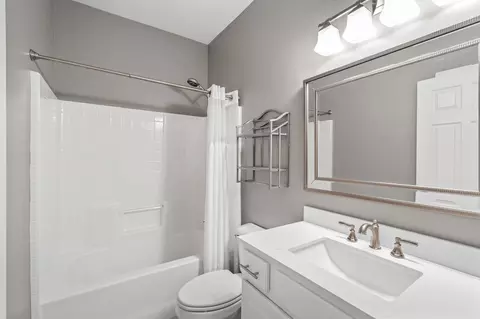 Bath - 2021 Morrison Ave, Spring Hill, TN 37174 photo 5 of 5