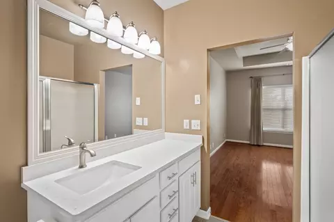 Bath - 2021 Morrison Ave, Spring Hill, TN 37174 photo 2 of 5
