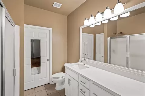 Bath - 2021 Morrison Ave, Spring Hill, TN 37174 photo 1 of 5
