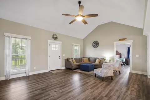 Living - 18 Carson Ln, Ethridge, TN 38456 photo 1 of 2