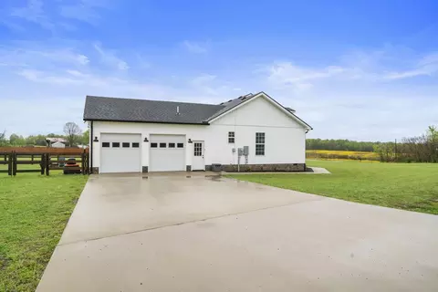 Exterior - 18 Carson Ln, Ethridge, TN 38456 photo 2 of 5