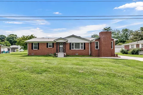 34 Horseshoe Bend Ln, Elmwood, TN 38560
