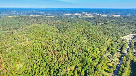 1 Little Piney Rd, Centerville, TN 37033
