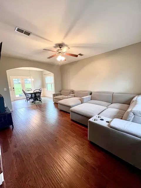 8008 Tiger Ct, Spring Hill, TN 37174 photo 2