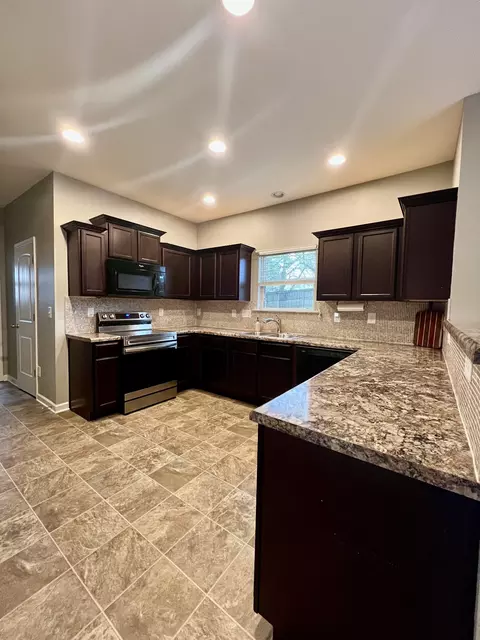 8008 Tiger Ct, Spring Hill, TN 37174 photo 4
