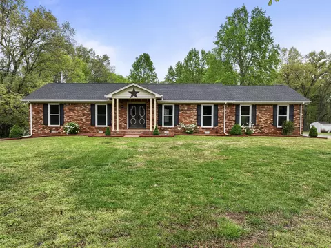 1125 Dimple Rd, Chapmansboro, TN 37035