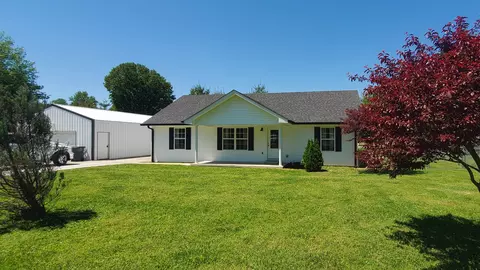 204 Circle Dr, Lafayette, TN 37083
