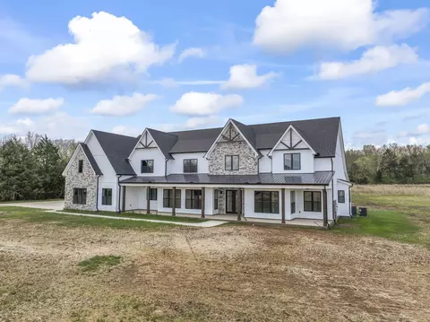 7340 Cobb Rd, Christiana, TN 37037