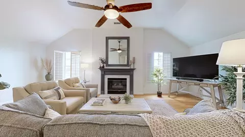 Living - 845 E Benjamin Dr, Franklin, TN 37067 photo 4 of 7