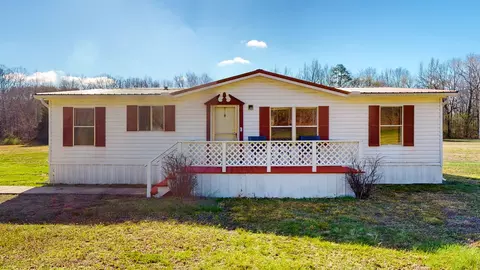 2407 State Hwy 48 S, Centerville, TN 37033