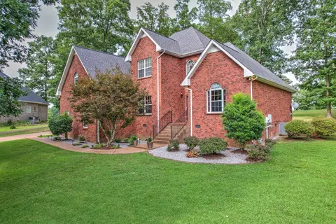 1029 Fairways Dr, Greenbrier, TN 37073
