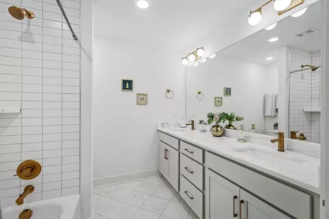 Bath - 5205 Pointer Pl, Murfreesboro, TN 37129 photo 5 of 9