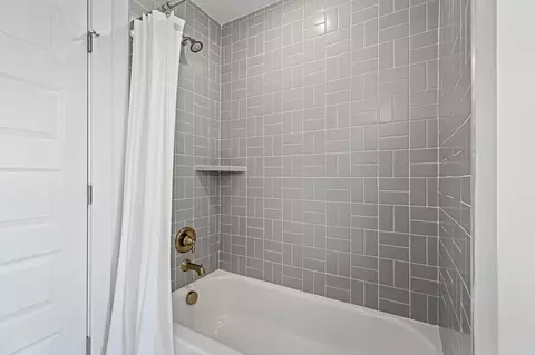 Bath - 5205 Pointer Pl, Murfreesboro, TN 37129 photo 7 of 9