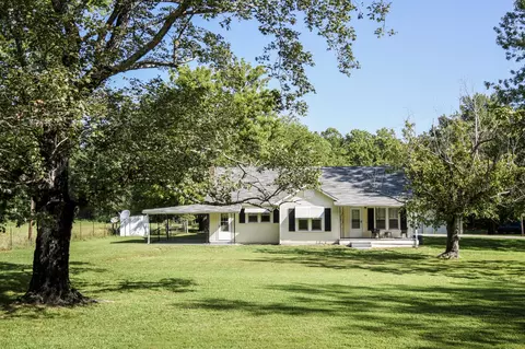 2704 Waynesboro Hwy, Hohenwald, TN 38462