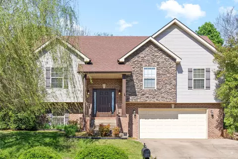 1834 Patricia Dr, Clarksville, TN 37040