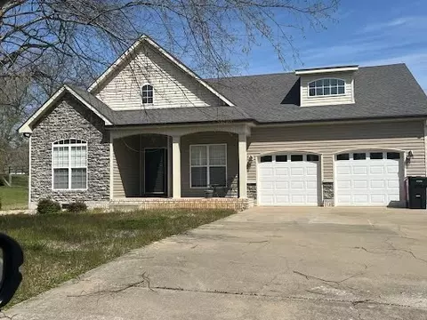 992 Ernest Stewart Dr, Clarksville, TN 37042