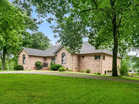 4247 Trousdale Ln, Columbia, TN 38401