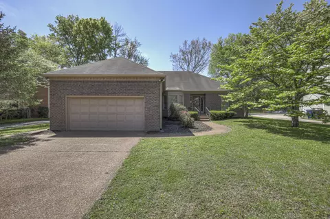 1133 Hunters Chase Dr, Franklin, TN 37064