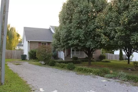 2605 Queen Anne Ct, Springfield, TN 37172