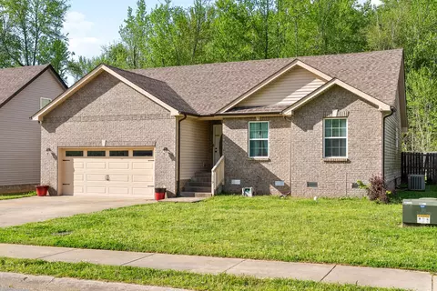 819 Shelton Cir, Clarksville, TN 37042