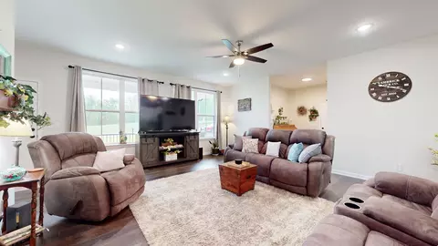 Living - 22115 Highway 49 E, Springfield, TN 37172 photo 3 of 6