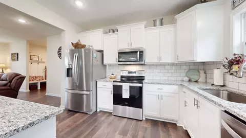 Kitchen - 22115 Highway 49 E, Springfield, TN 37172 photo 4 of 6