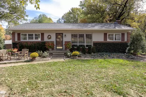 469 Rochelle Dr, Nashville, TN 37220