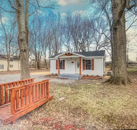 210 Strawberry St, Portland, TN 37148