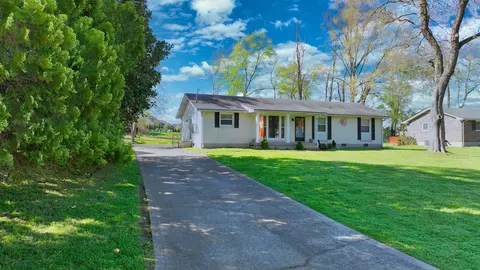 105 Circle Dr, Hendersonville, TN 37075