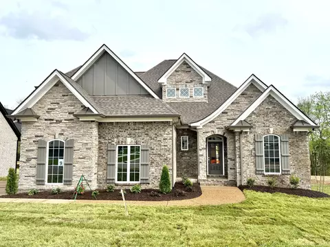 310 Oaks Xing #9, Lebanon, TN 37087