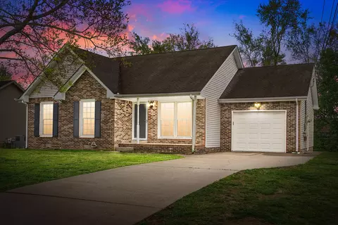 204 Moncrest Dr, Clarksville, TN 37042