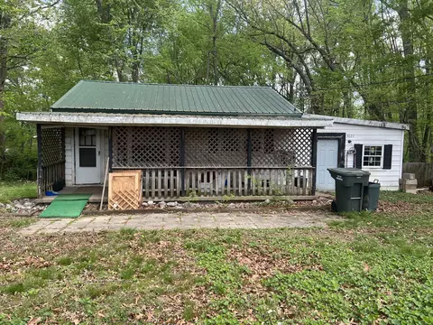 3823 Old Greenbrier Pike, Springfield, TN 37172