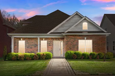 174 Whitman Aly, Clarksville, TN 37043