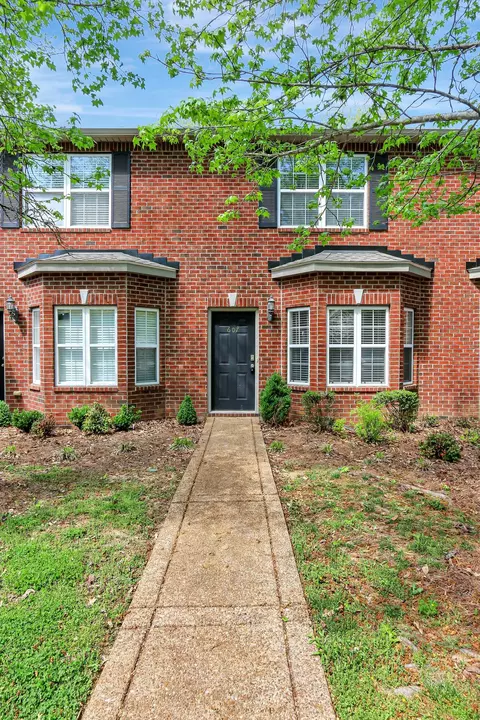 607 Cashmere Dr, Thompsons Station, TN 37179
