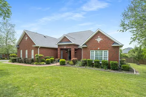 1600 Armidale Ct, Thompsons Station, TN 37179