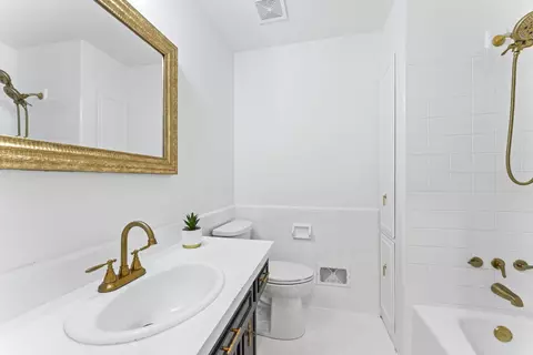 Bath - 1710 Dover St, Murfreesboro, TN 37130 photo 4 of 5