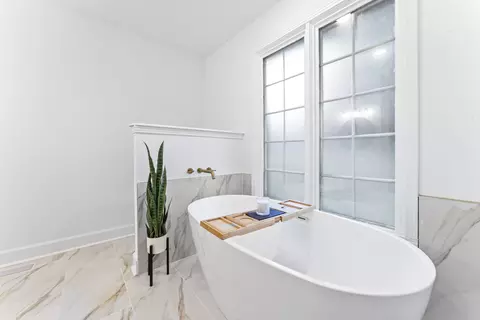 Bath - 1710 Dover St, Murfreesboro, TN 37130 photo 1 of 5