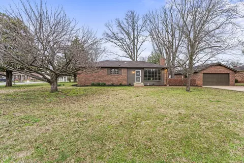 Exterior - 1710 Dover St, Murfreesboro, TN 37130 photo 3 of 4