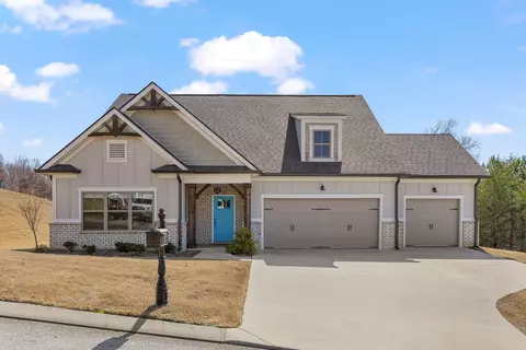 2062 River Watch Dr, Soddy Daisy, TN 37379