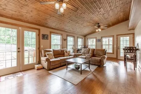 1343 Sequoyah Access Rd, Soddy Daisy, TN 37379