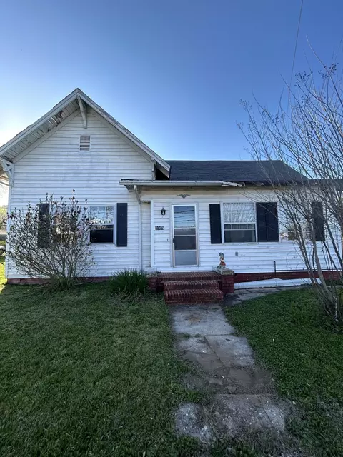 1065 N Main St, Whitwell, TN 37397