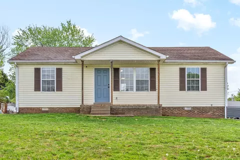 703 Acorn Dr, Clarksville, TN 37043
