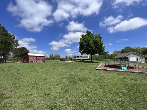 Exterior - 2953 Highway 43 S, Loretto, TN 38469 photo 13 of 25