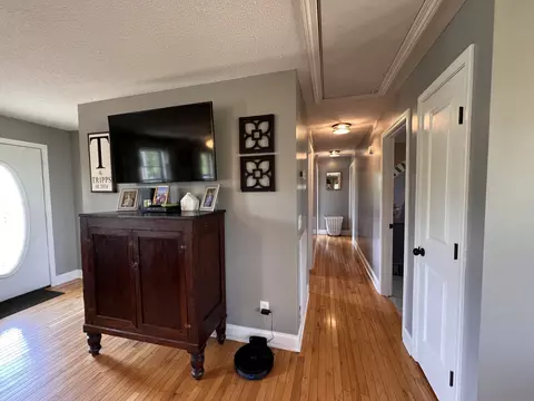 Entry Way - 2953 Highway 43 S, Loretto, TN 38469 photo 2 of 4