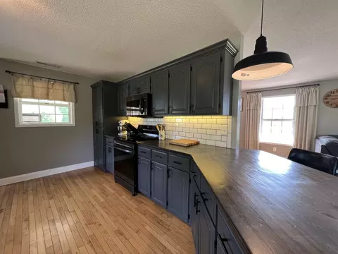 Kitchen - 2953 Highway 43 S, Loretto, TN 38469 photo 2 of 4